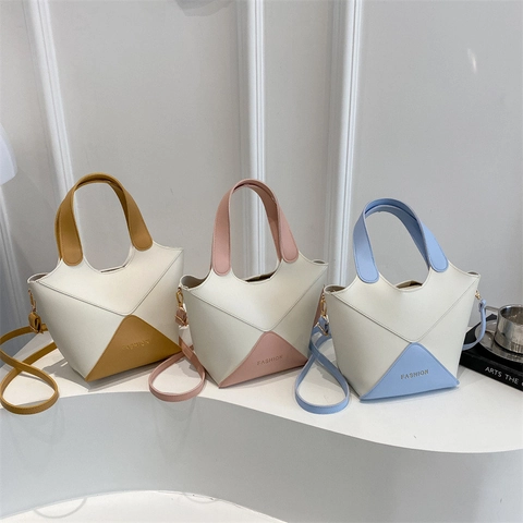 Sac Seau en Cuir PU pour Femme Avec Surpiqûres de Couleur Bandoulière Réglable Sac à Main Bandoulière Urban Simple Fashion Tote Bag