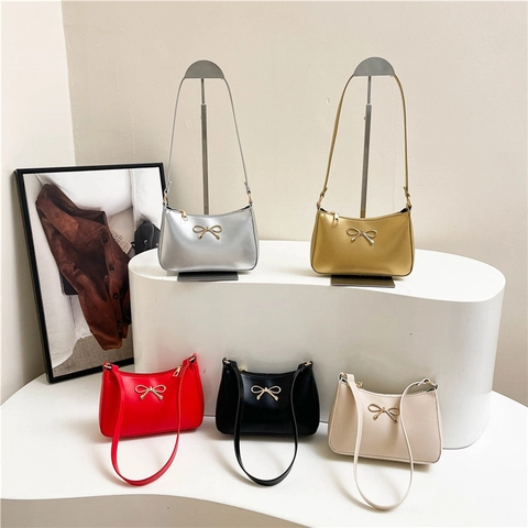 Women Underarm Baguette Bag PU Leather Metal Bow Decor Solid Color Chic Trendy Shoulder Purse