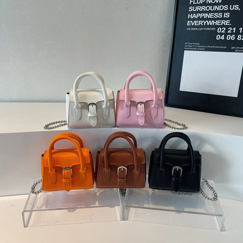 New Trendy Minimalist Women PU Leather Small Square Bag Chic Solid Color Flap Shoulder Crossbody Bag With Metal Chain Strap