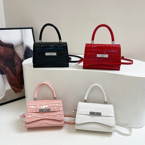 Sac à Main Femme en Cuir PU Motif Crocodile Petit Sac Bandoulière Carré Avec Poignée en Métal et Bandoulière Réglable