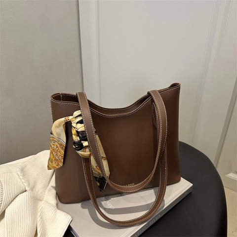 Sac Fourre-tout En Cuir PU Pour Femmes Avec Décoration De Foulard En Satin Coutures Contrastées Grande Capacité Sac À Épaule Décontracté