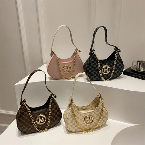 Vintage PU Leather Underarm Bag For Women Letter Print Shoulder Bag With Gold Chain Fashion Hobo Bag Solid Color Square Handbag