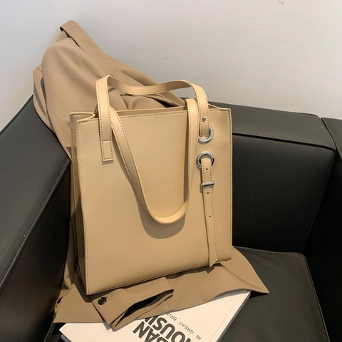 Women Large Capacity Tote Bag PU Leather Simple Urban Style Shoulder Bag With Silver Metal Rings Solid Color