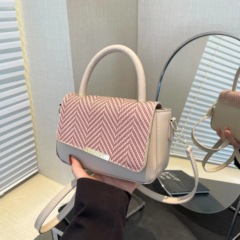 Mode Damen Umhängetasche PU Leder Gewebte Klappe Crossbody Handtasche Mit Griff Und Metallstreifen Alltag Casual Tasche