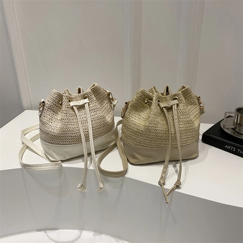 Borsa A Secchiello Intrecciata In Paglia Cuciture In Pelle PU Coulisse Borsa A Tracolla Vacanze Estive Al Mare Per Donna