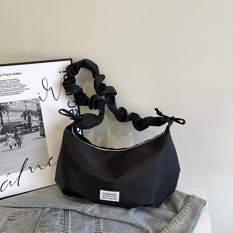 Borsa A Tracolla Da Donna Con Tracolla Pieghettata Forma A Mezzaluna Pelle PU Borsa Hobo Trendy Casual Con Etichetta Tessuta