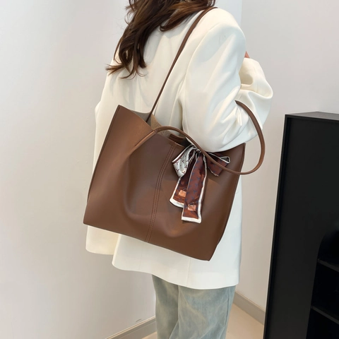 Γυναικεία Vintage Τσάντα Tote από Δέρμα PU Μεγάλη Χωρητικότητα Τσάντα Ώμου Με Μαντήλι Satin και Εσωτερικό Τσαντάκι