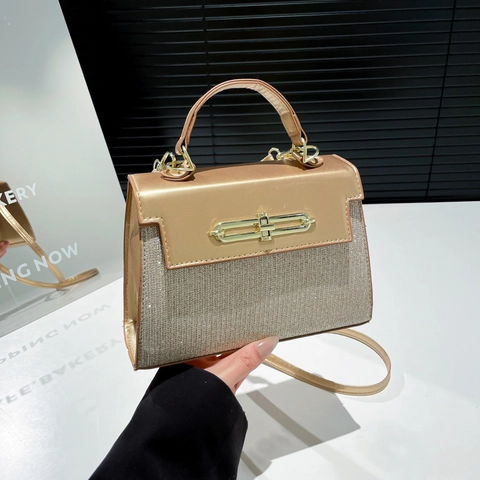 Trendy Women Sequin Glitter Crossbody Bag Elegant PU Leather Handbag With Golden Lock And Adjustable Strap For Evening Party