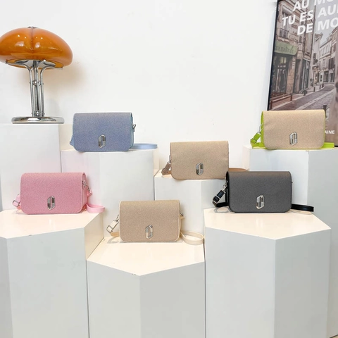 Women Crossbody Bag PU Leather Woven Texture Patchwork Small Square Shape Metal Buckle Detail Fashionable Shoulder Handbag