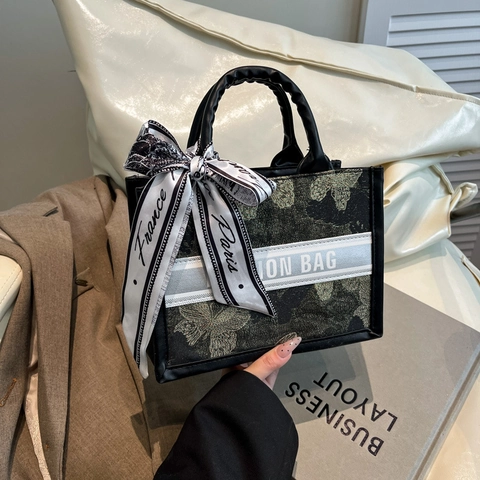Schmetterling Blume Stickerei Tote Bag Mode PU Leder Handtasche Mit Satinnschal Dekor Schultertasche Für Damen