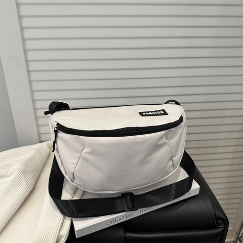 Casual Nylon Crossbody Bag For Women Men Large Capacity Crescent Messenger Bag With Adjustable Strap For Travel School Outdoor Sports