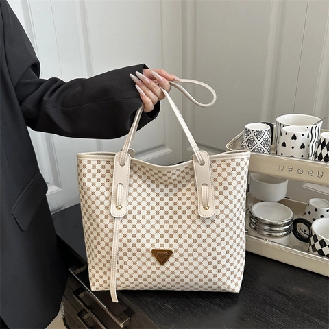 Bolso Tote Vintage Con Estampado Geométrico Cuero PU Gran Capacidad Bolso De Hombro Con Logo Metálico Para Mujer