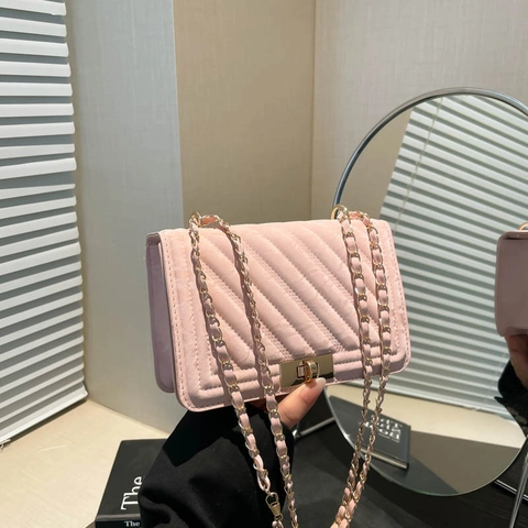 Borsa A Tracolla Da Donna In Pelle PU Trapuntata A V Piccola Borsa Quadrata Con Tracolla A Catena Metallica E Chiusura