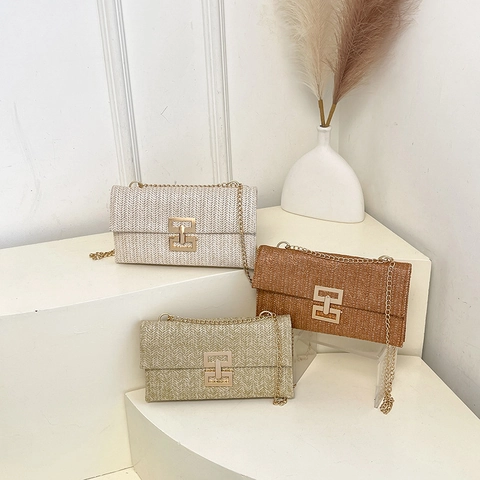 Dames Bohemian Stro Geweven Tas Vakantie Strand Flip Cover Crossbody Schoudertas Met Metalen Ketting En Sluiting Gesp