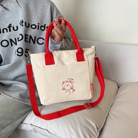 Borsa Tote Da Donna In Tela Ricamo Orso Cartone Animato Stile Coreano Borsa A Tracolla Casual Con Tracolla Regolabile Motivo Yummy