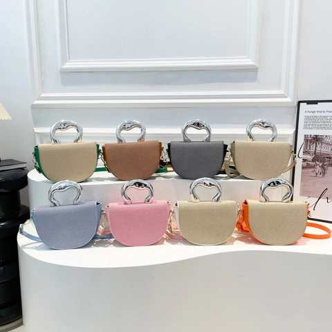 Borsa A Tracolla Semitonda Da Donna Pelle PU Trama Intrecciata Design Di Nicchia Manico Metallo Argento Tracolla Regolabile