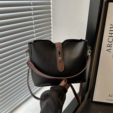 Borsa A Secchiello Donna Pelle PU Grande Capacità Colore A Contrasto Retro Borsa A Tracolla A Mano Chiusura Argento