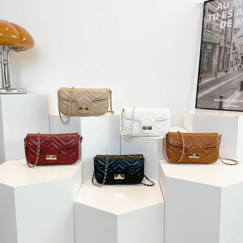Chevron Quilted Crossbody Bag For Women Faux Leather Chic Chain Strap Shoulder Purse With Turn Lock Closure