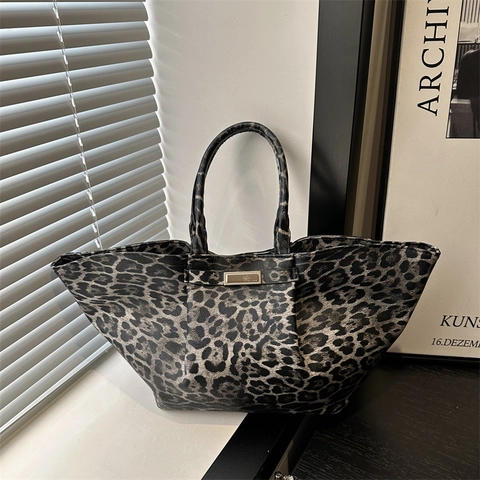 Bolso Tote Vintage Estampado Leopardo Cuero PU Gran Capacidad Bolso Hombro Decoración Metal Para Mujeres Daily Street Style