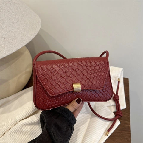 Damen Geflochtene PU Leder Achseltasche Umhängetasche Mit Goldener Metallschnalle Knoten Riemen Minimalistische Vielseitige Mode Alltag Handtasche
