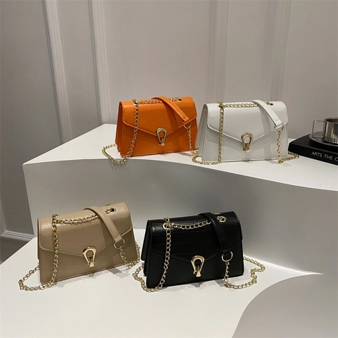 Sac à Épaule Crocodile Gaufré pour Femmes Cuir PU Chaîne Dorée Sac Bandoulière Petit Sac Carré Élégant avec Serrure Métallique