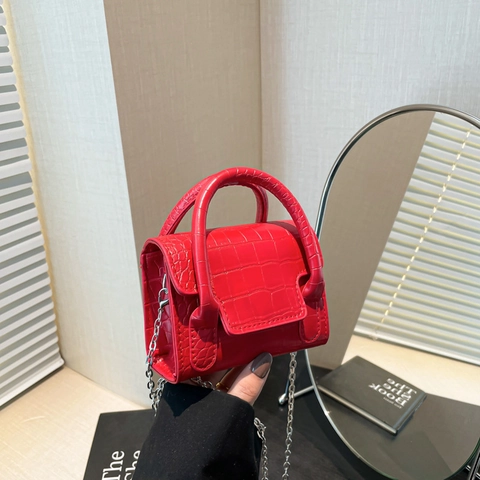 Fashion Crocodile Pattern Mini Shoulder Bag PU Leather Crossbody Handbag Metal Chain Strap Urban Minimalist Square Purse