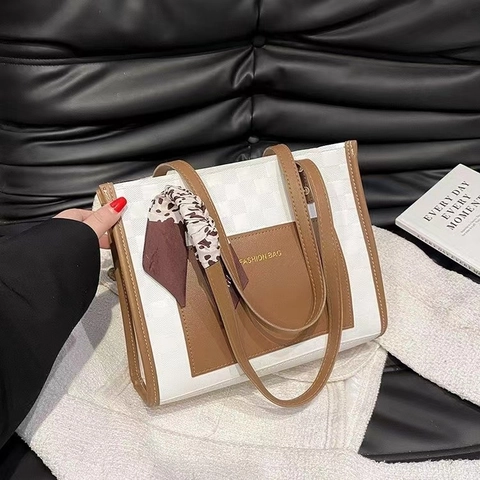 Bolso Tote Para Mujer De Cuero PU Con Patrón De Cuadros Contraste De Color Gran Capacidad Bolso De Hombro Con Pañuelo