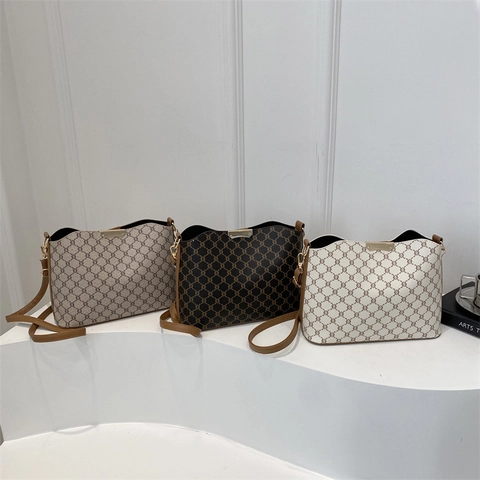 French Style Retro Monogram Shoulder Bag For Women Vintage PU Leather Crossbody Bag Gold Hardware Fashion Tote Handbag