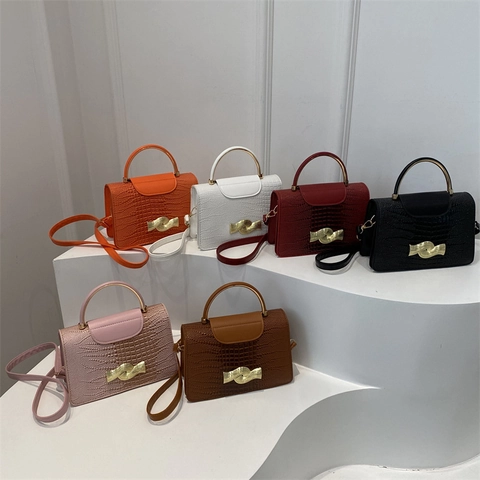 Dames Krokodillenreliëf Handtas Synthetisch Leer Kleine Vierkante Schoudertas Met Gouden Metalen Golfgesp Booghandvat Mode Crossbodytas Voor Dagelijks Gebruik