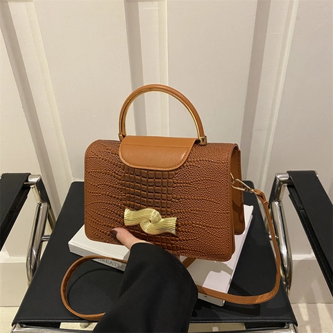 Crocodile Embossed PU Leather Shoulder Bag With Wave Buckle And Gold Semicircular Handle Chic Crossbody Handbag For Women