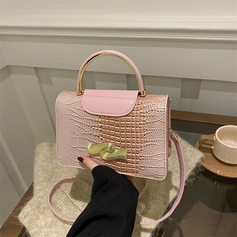 Vintage PU Leather Crocodile Pattern Small Square Bag For Women Gold Metal Handle Wave Buckle Shoulder Crossbody Bag