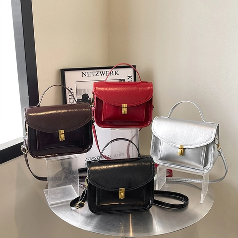 Retro PU Leder Umhängetasche Für Damen Mit Goldenem Metallschloss Tragegriff Verstellbarem Riemen Britischer Stil Quadratische Handtasche