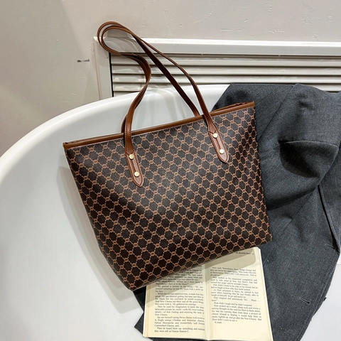 Borsa Tote Vintage Di Grande Capacità Con Stampa Monogramma In Pelle PU Borsa A Spalla Per Pendolari Con Chiusura A Zip E Borchie Per Donna