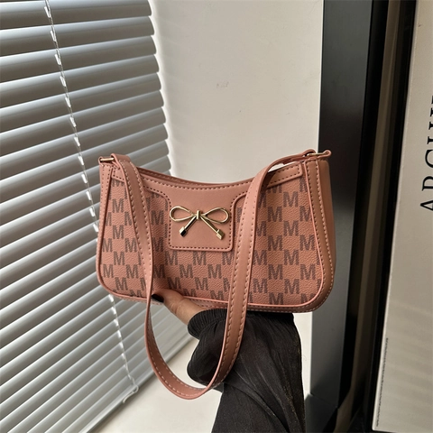 Monogramm M Print Unterachseltasche PU Leder Schultertasche Mit Metall Schleife Dekoration Retro Mode Baguette Handtasche