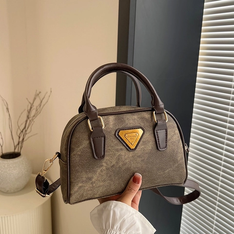 Bolso Boston Vintage Para Mujer Cuero PU De Color Contraste Bolso De Mano Con Logotipo Metálico Triangular Bolso Bandolera