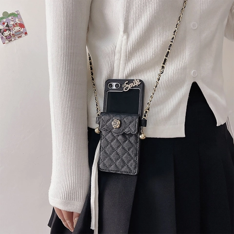 Camellia Bloem Gewatteerde Portemonnee Telefoonhoesje Met Schouderketting Smile Strass PU Leer Flip Cover