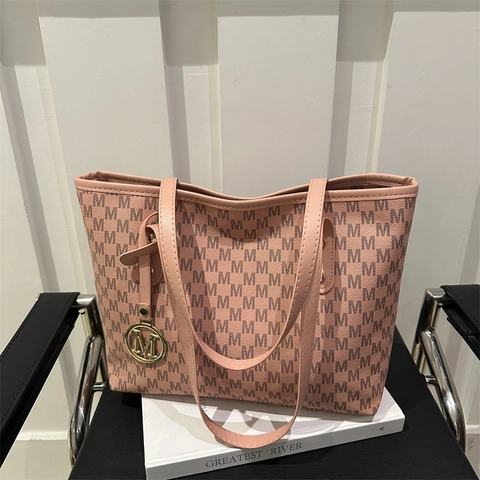 Women Tote Bag PU Leather M Letter Print Large Capacity Commuter Trendy Shoulder Handbag With Metal Pendant Decorative