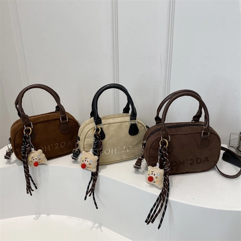 Retro Minimalistische Damen Boston Handtasche PU Leder Wildleder Gefühl Schulter Umhängetasche Mit Plüsch Anhänger Casual Tasche