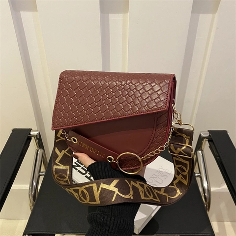 Damen Satteltasche Umhängetasche PU Leder Krokodilmuster Gewebte Textur Breiter Gemusterter Riemen Metallkette Vintage