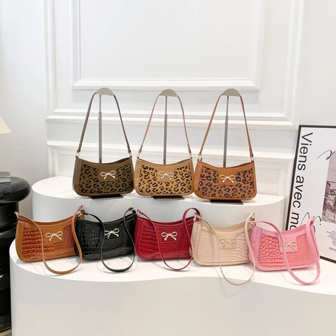 Sac à Épaule Sous le Bras en Cuir PU de Style Vintage Français Pour Femmes Avec Nœud en Métal Motif Crocodile Bosselé Imprimé Léopard