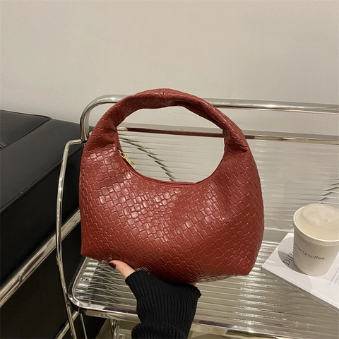 Woven PU Leather Hobo Bag Minimalist Vintage Underarm Shoulder Bag Chic Fashion Solid Color Handbag For Women