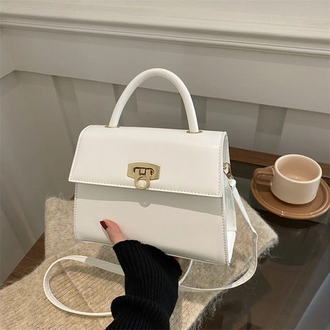 Damen PU Leder Umhängetasche Kleine Quadratische Handtasche Mit Metallschloss Elegante Koreanische Mode Einfarbige Schultertasche
