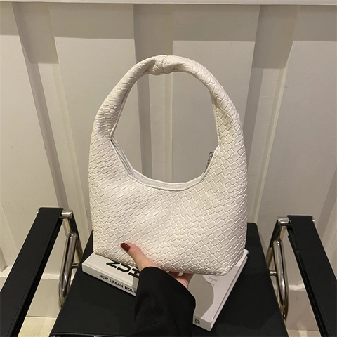 Woven Underarm Bag For Women Chic PU Leather Knotted Handle Hobo Shoulder Bag Minimalist Street Style Chic Tote