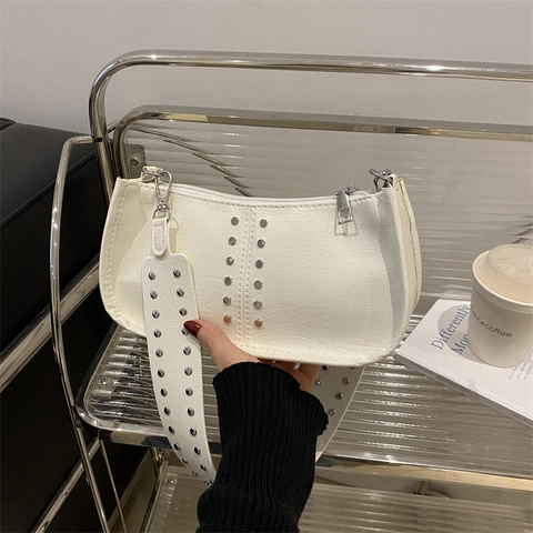 Vintage Rivet PU Leather Underarm Bag Y2K Punk Wide Strap Shoulder Baguette Handbag For Women Streetwear Casual