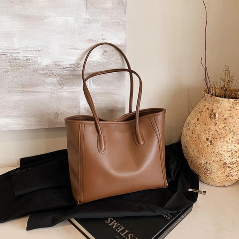 Minimalist PU Leather Tote Bag Large Capacity Commute Shoulder Bag For Women Retro Urban Fashion Solid Handbag