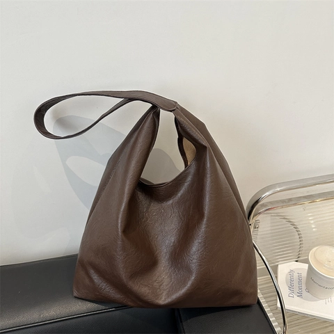 Women Large Capacity Tote Bag Retro Textured PU Leather Shoulder Bag Soft Fashion Hobo Handbag Commuting Daily Use