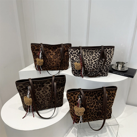 Damen Leopard Muster Tote Bag Große Kapazität Stoff Vintage Mode Pendler Schulter Achsel Handtasche Mit Bären Anhänger