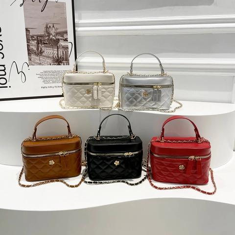 Women Quilted Rhombus Vanity Bag Vintage Flower Mini Handbag With Leather Chain Strap Elegant Crossbody Box Bag