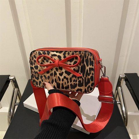 Damen Umhängetasche Mit Leopardenmuster PU Leder Mode Quadratische Schultertasche Mit Schleife Und Breitem Gurt