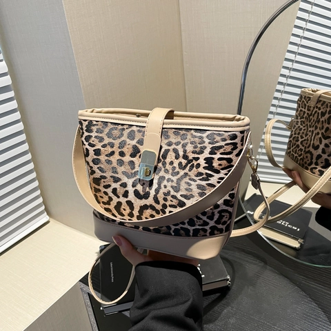 Sac Seau Imprimé Léopard Simili Cuir Vintage Sac À Bandoulière Avec Fermoir Métallique Pour Femmes